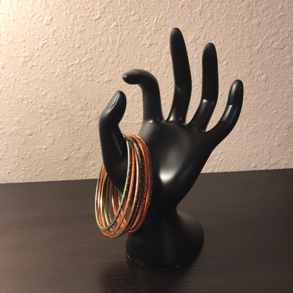 Bracelets.Bangles. - Picture 2 of 3